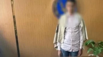 ضبط مشتبه به.. حمل كروت دعائية قرب لجان الانتخابات في الجيزة